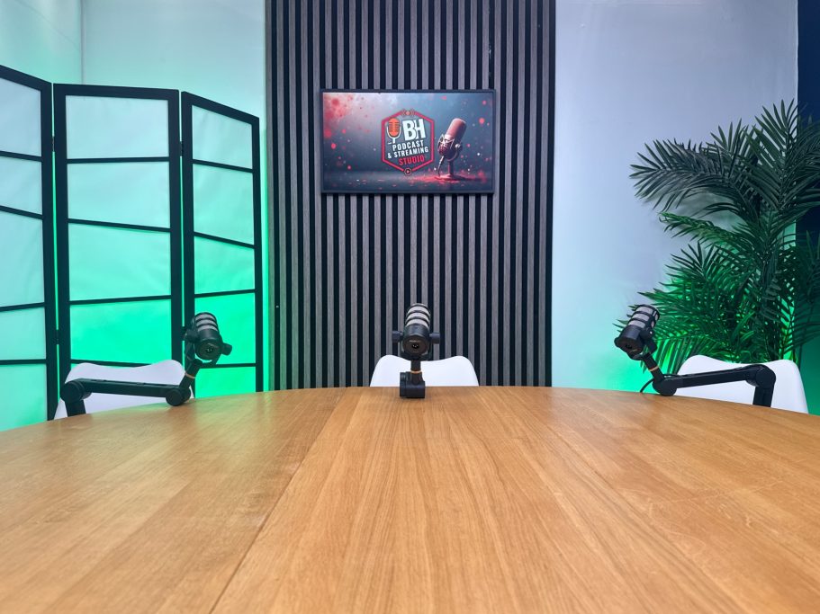 Up to 4 microphones
